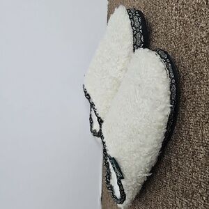 Woolrich White Fluffy Fleece Slippers Sz 7 Womens